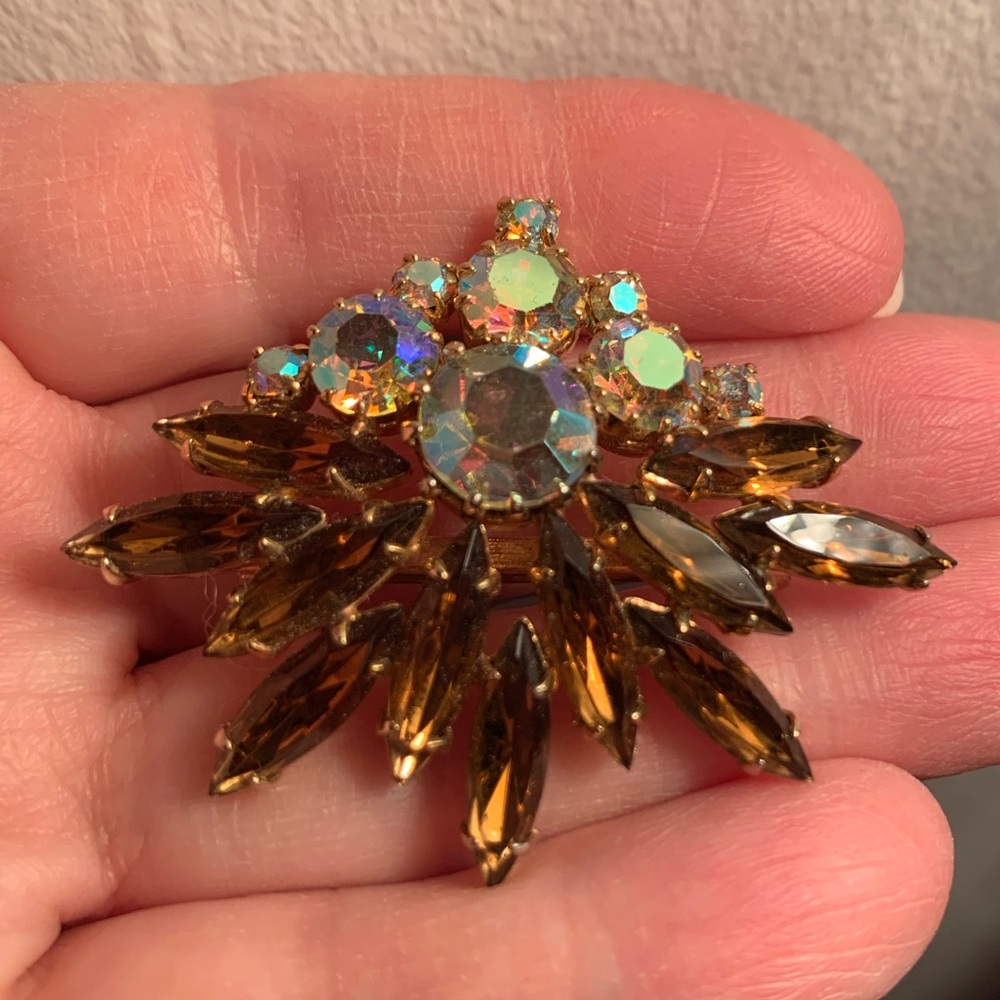 Vintage -I’m thinking 1950s  *rare find Amber and Aurora borealis , Goldtone